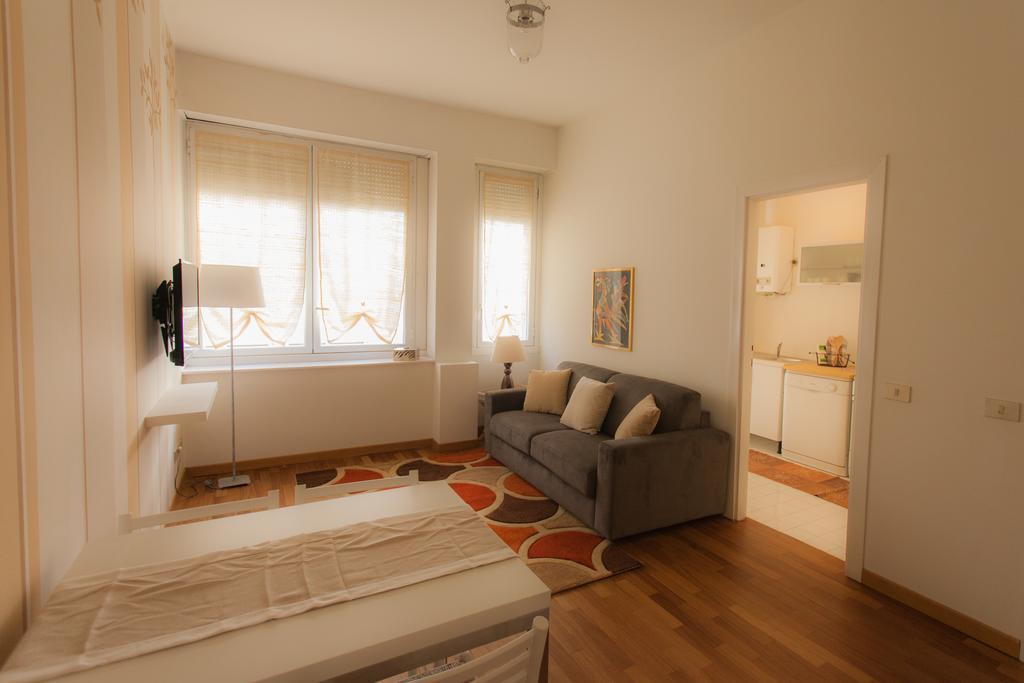 Apartments Sforza Milano Rum bild